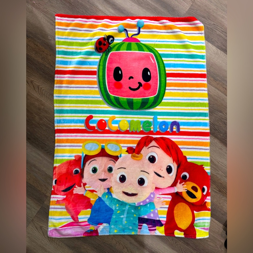 COCOMELON KID SOFT WARM 31”X47” PLUSH FLEECE THROW BLANKET vibrant